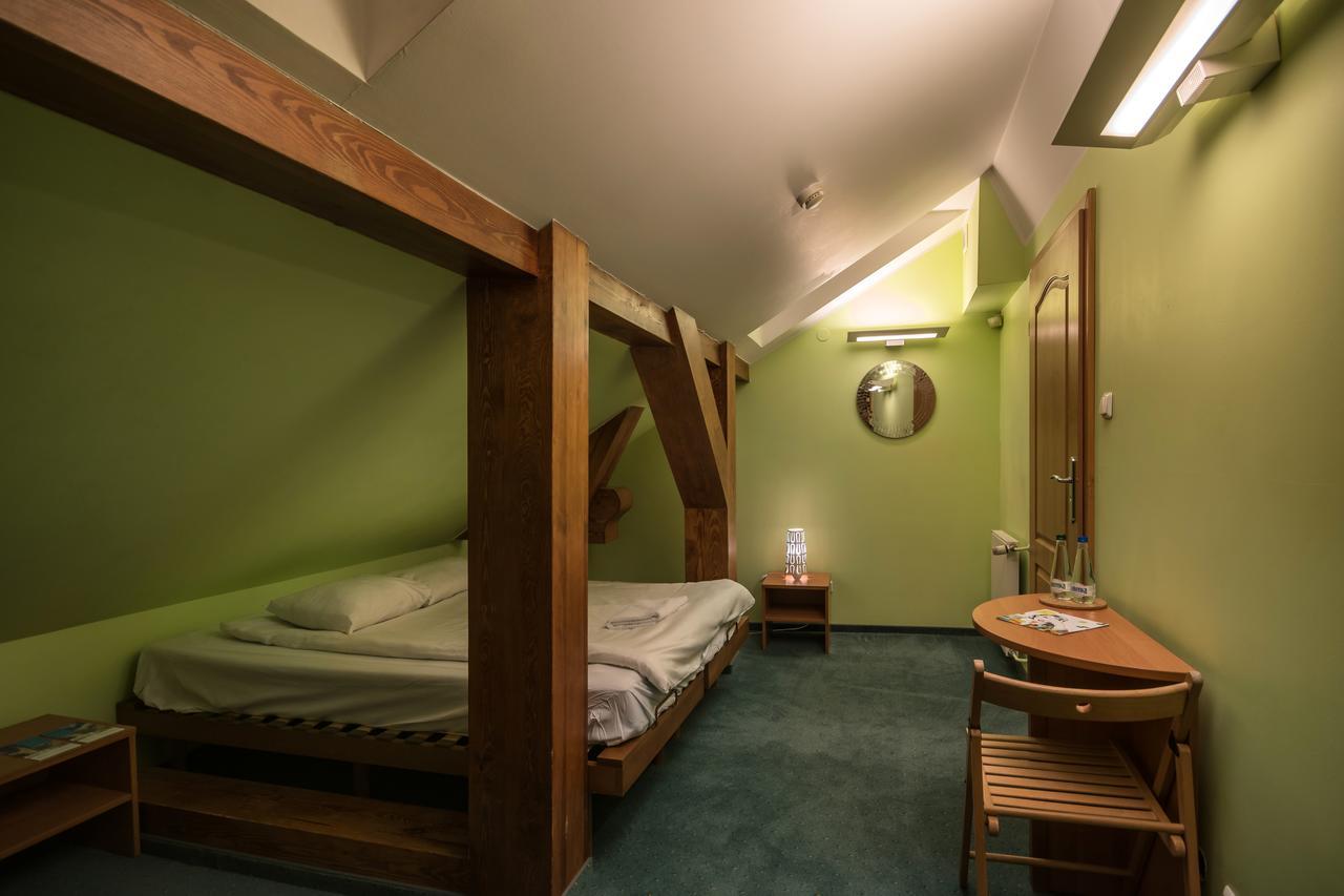 Hill Inn พอซนาน ภายนอก รูปภาพ